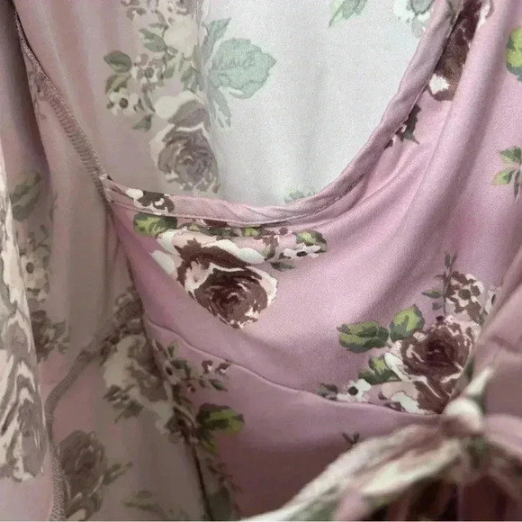 Eclipse Wrap Top  Floral Pink / Mauve Size Medium - Picture 4 of 16